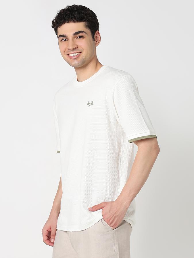 R&B Solid Men Round Neck T-Shirt image number 3