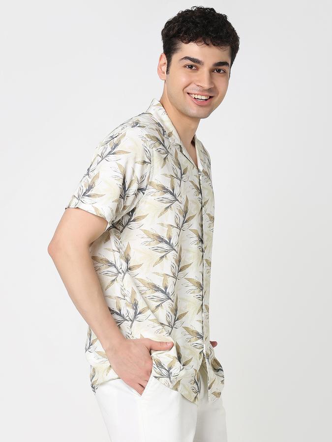 Mens Casual Short Sleeves shirt-Regular Fit image number 3