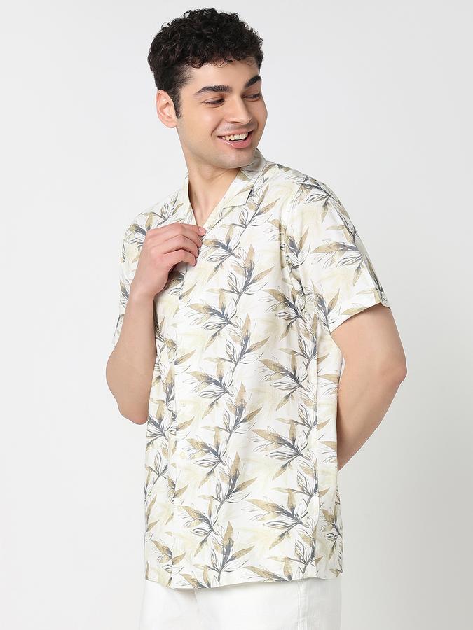 Mens Casual Short Sleeves shirt-Regular Fit image number 2