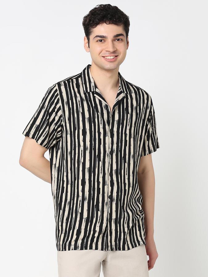 Mens Casual Short Sleeves shirt-Regular Fit image number 1
