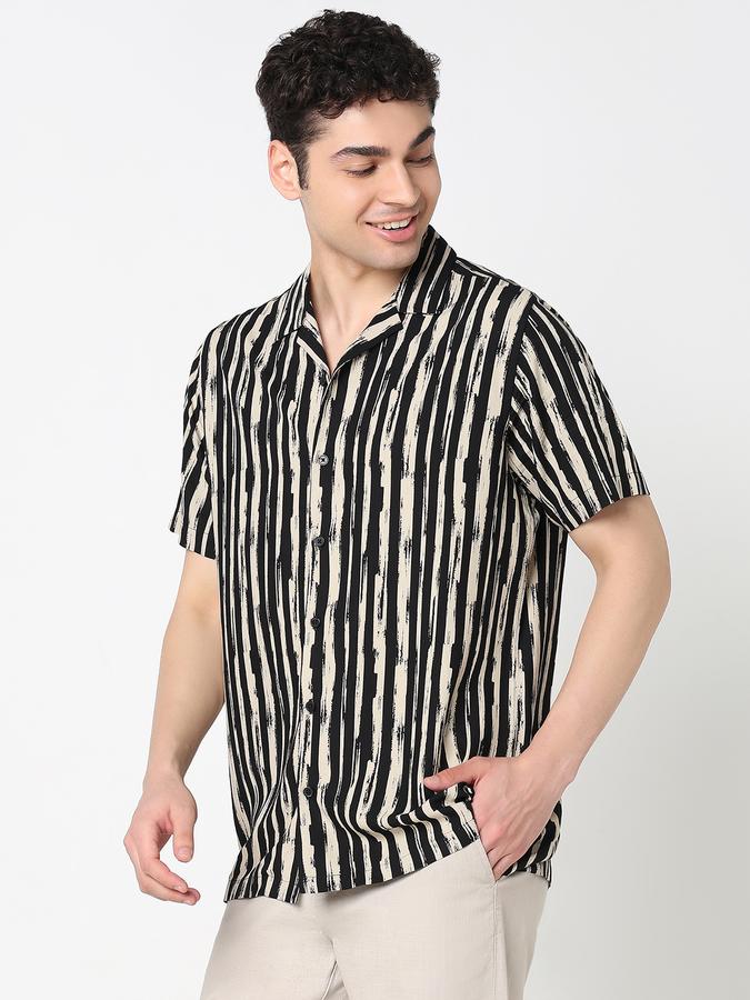 Mens Casual Short Sleeves shirt-Regular Fit image number 2
