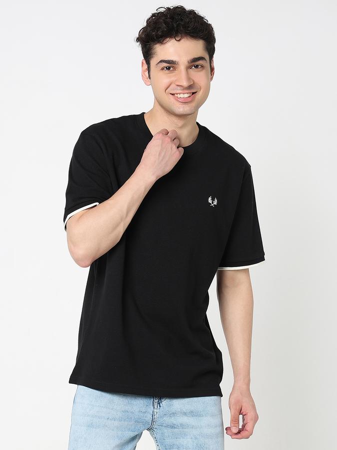 R&B Solid Men Round Neck T-Shirt image number 1