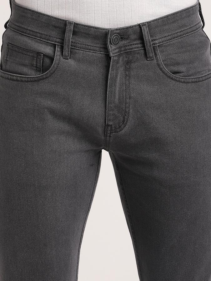 Men Cotton Blend Slim Fit Mid Rise Clean Look Jeans