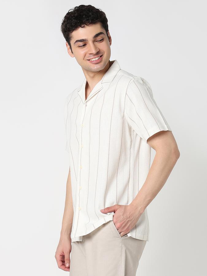 Men Polycotton Regular Fit Camp Collar Textured Shirt